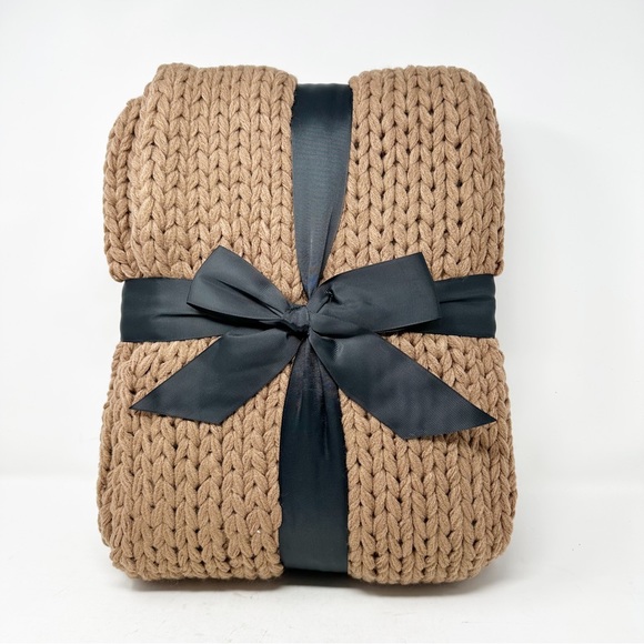 FRYE Chunky Knit Throw Blanket Mocha Brown NWT - Picture 3 of 5